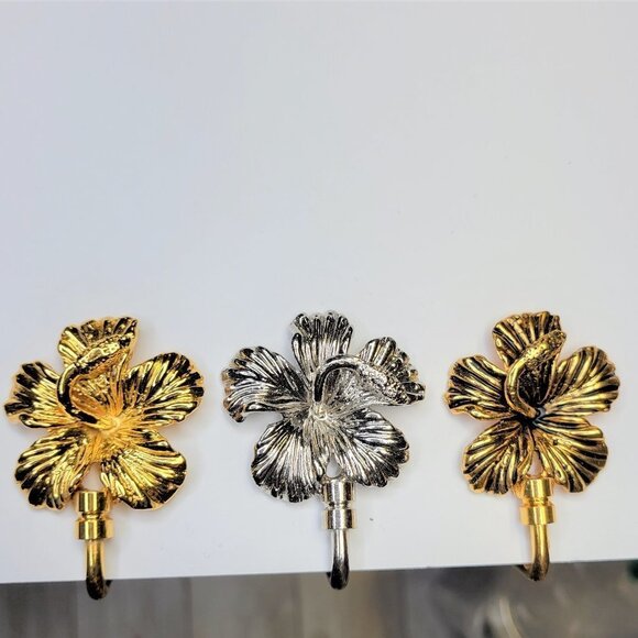 Antique Gold Plated Hibiscus Flower Handbag Holder or Handbag Table Hook - Picture 12 of 16